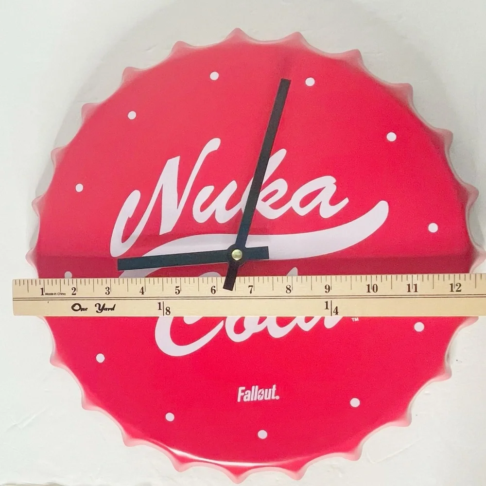 ThinkGeek Just Funky Fallout Nuka Cola Bottle Cap Clock Collectors Item Bethesda